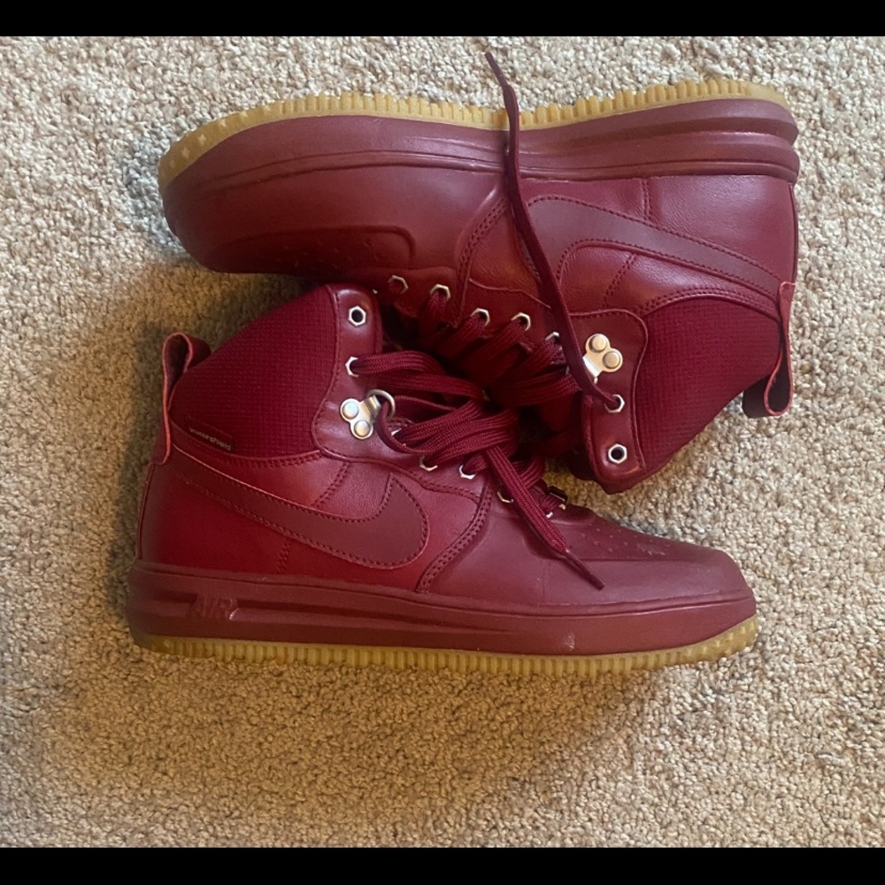 Nike Kids Sneakers in Red and Brown